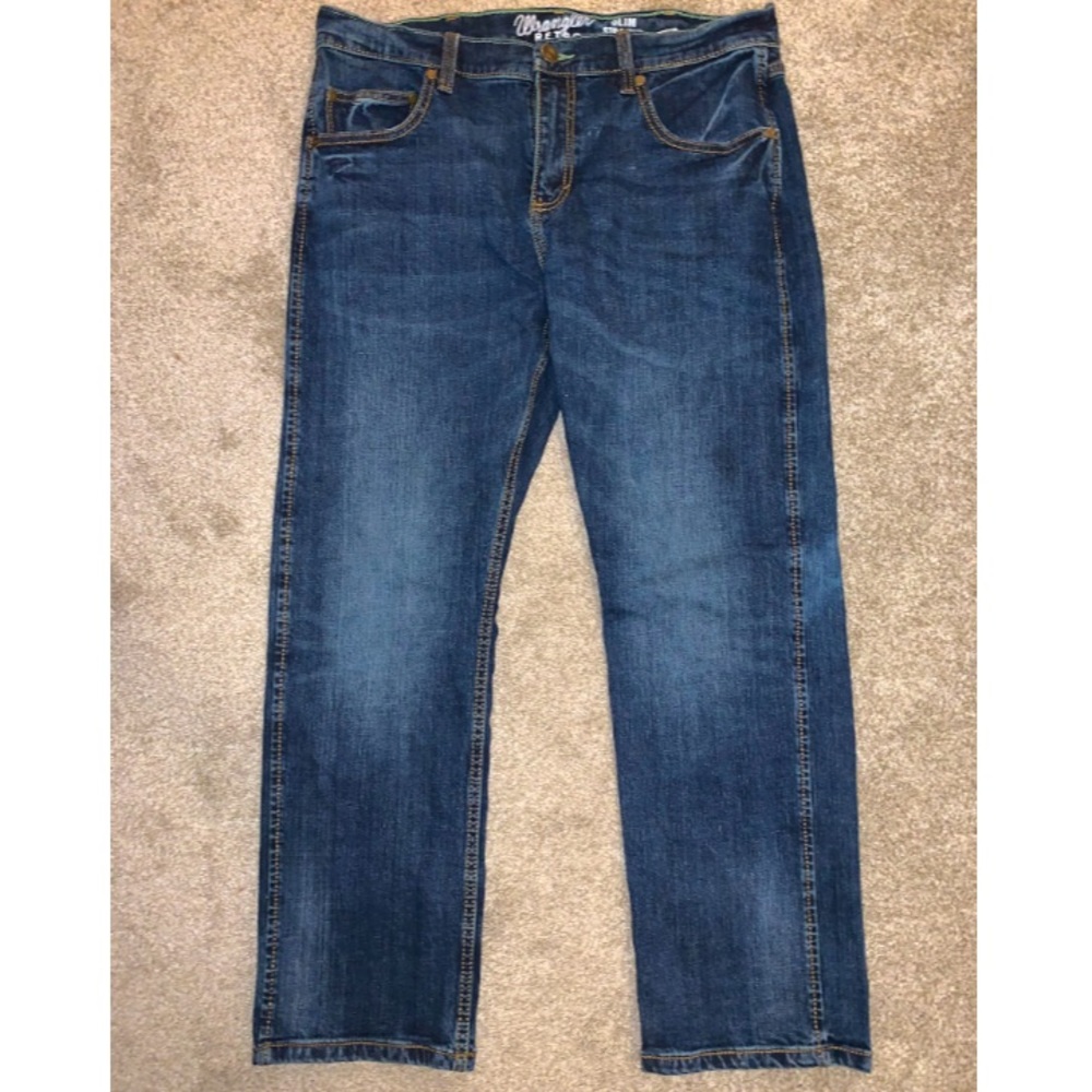 “Wrangler” Men’s Retro Slim straight leg jeans